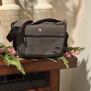 SwissGear Black Messenger Bag